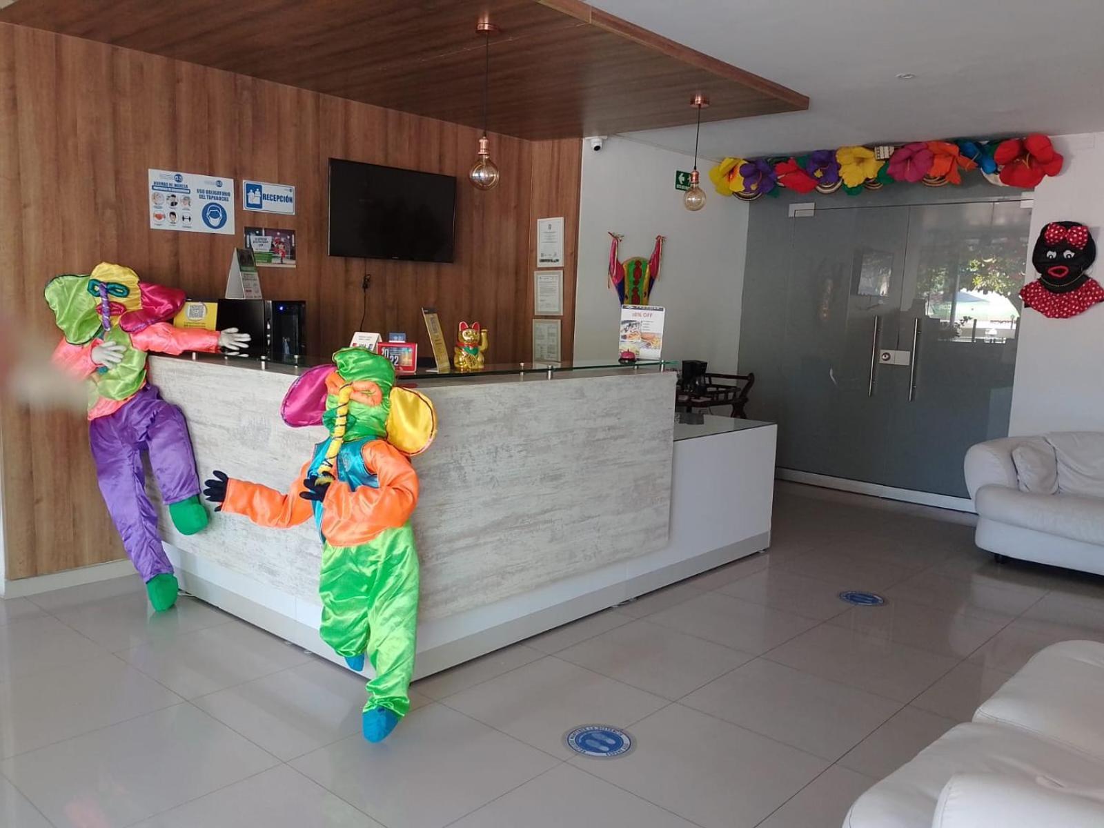 Hotel Prado 53 バランキージャ エクステリア 写真