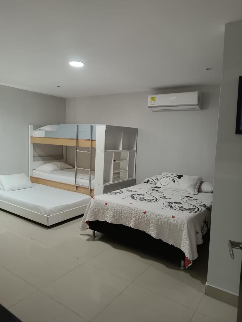 Hotel Prado 53 バランキージャ エクステリア 写真